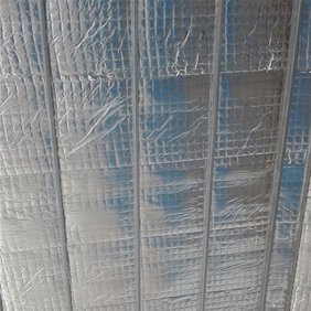 鋪鋼網(wǎng)玻璃棉施工案例