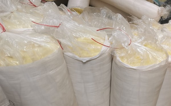 保溫巖棉板施工時(shí)，要注意避免哪些情況呢