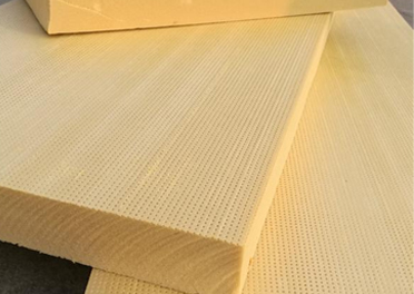 擠塑板生產(chǎn)現(xiàn)場(chǎng)